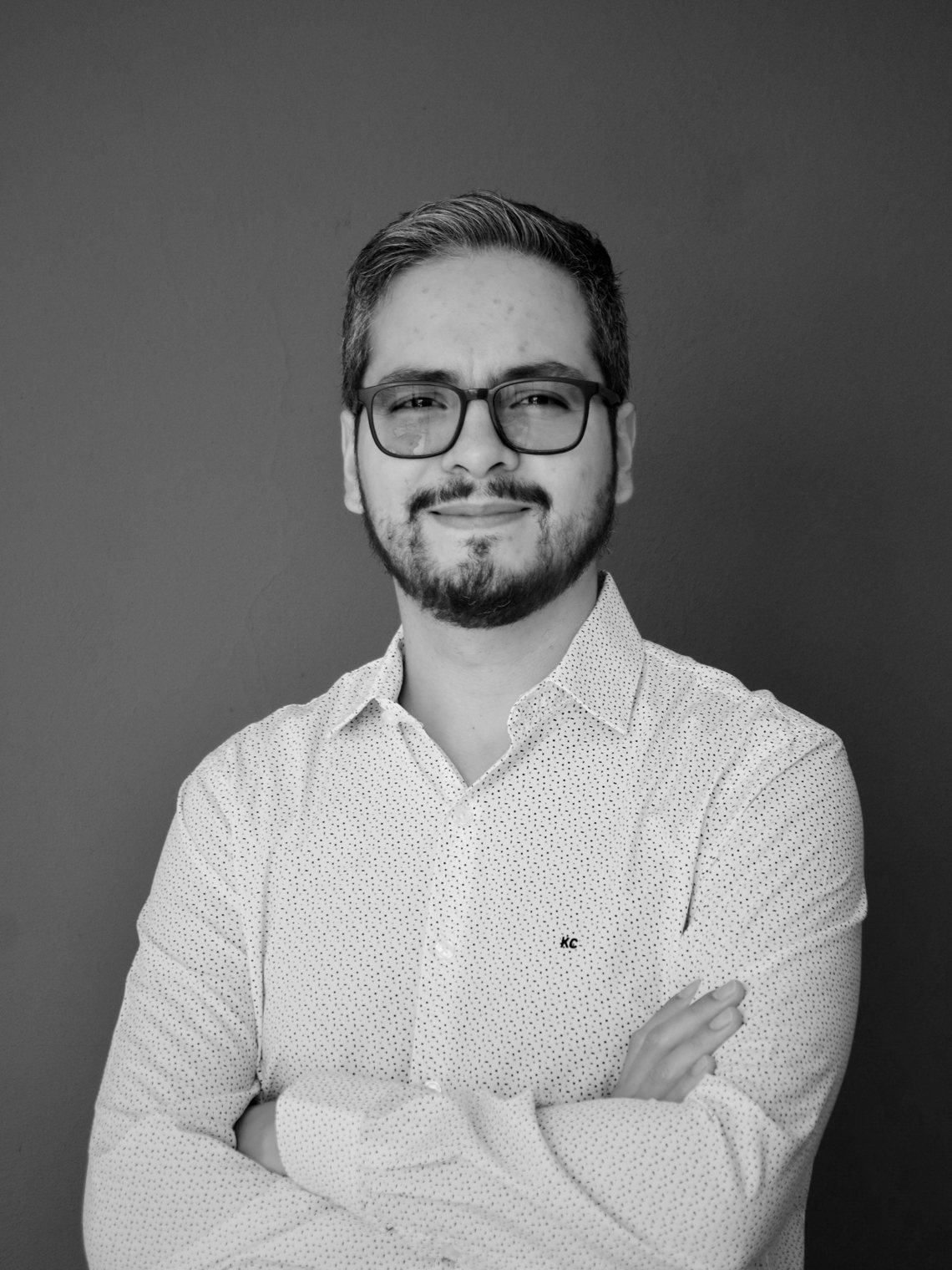 Ricardo Basulto, author of the Fractal Thinking Framework. Black and white portrait.
